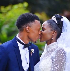 Meet your Posher, Daphine